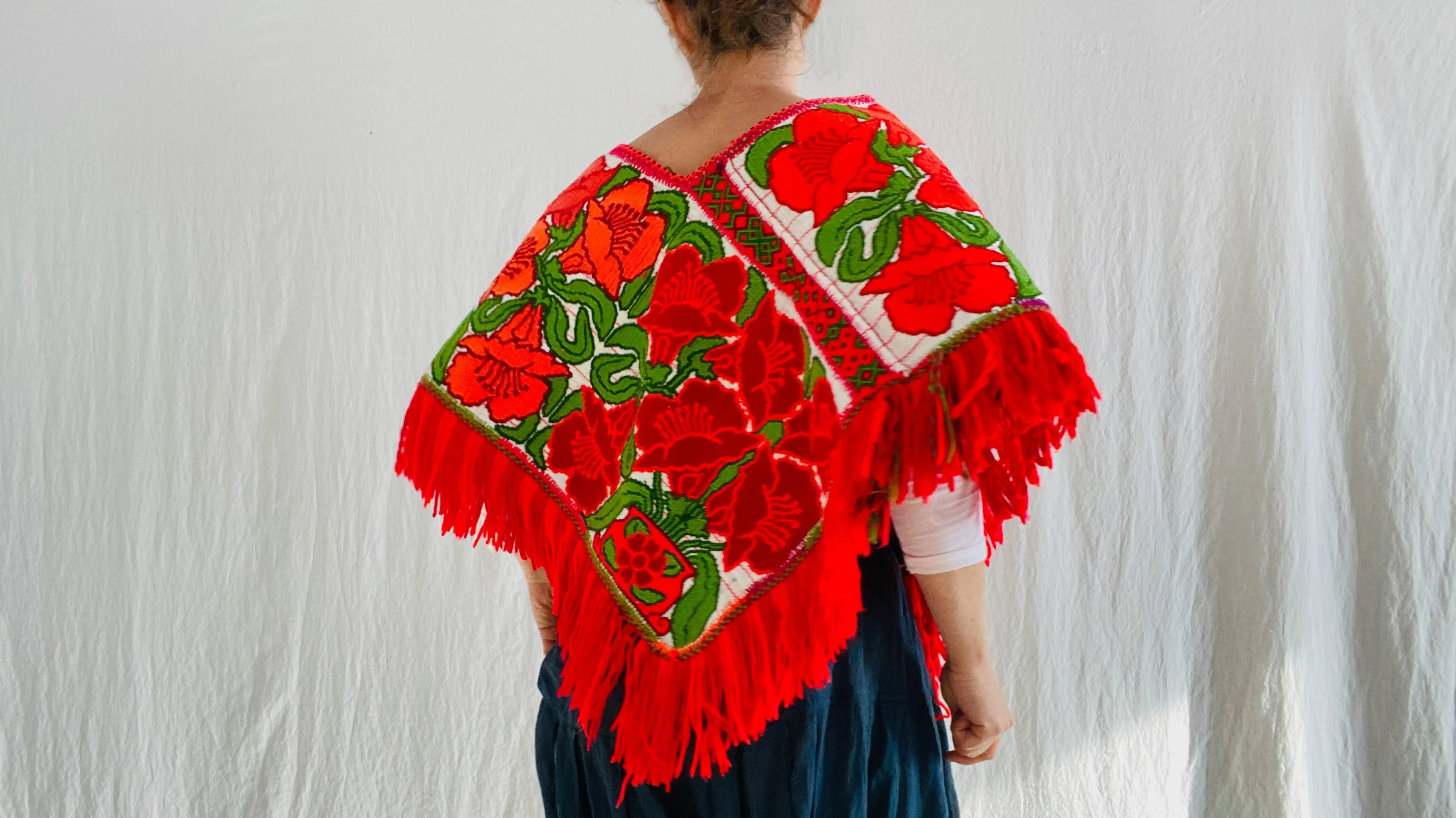 Embroidered Poncho. Mazahua. Hand-Woven and Embroidered