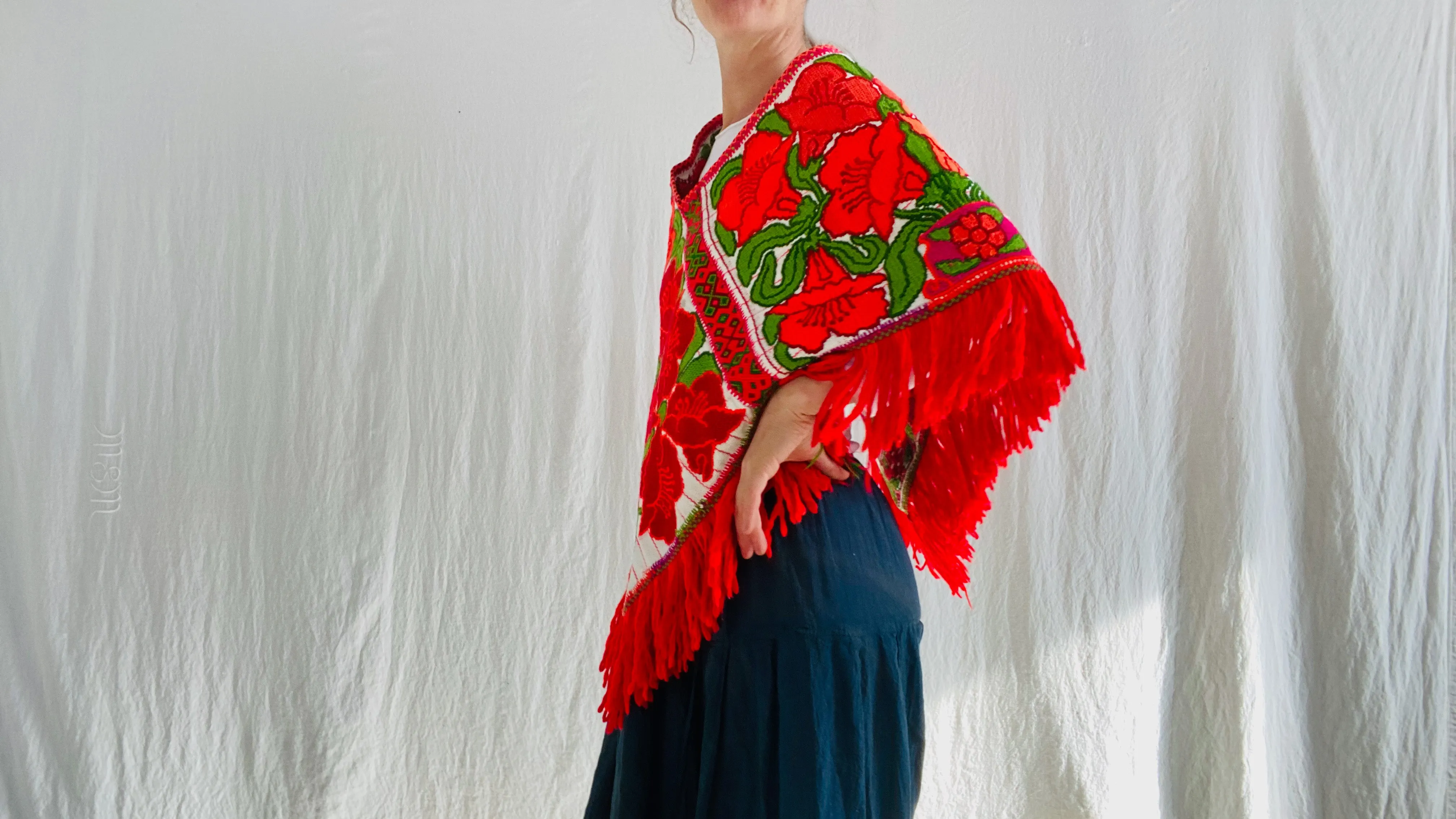Embroidered Poncho. Mazahua. Hand-Woven and Embroidered