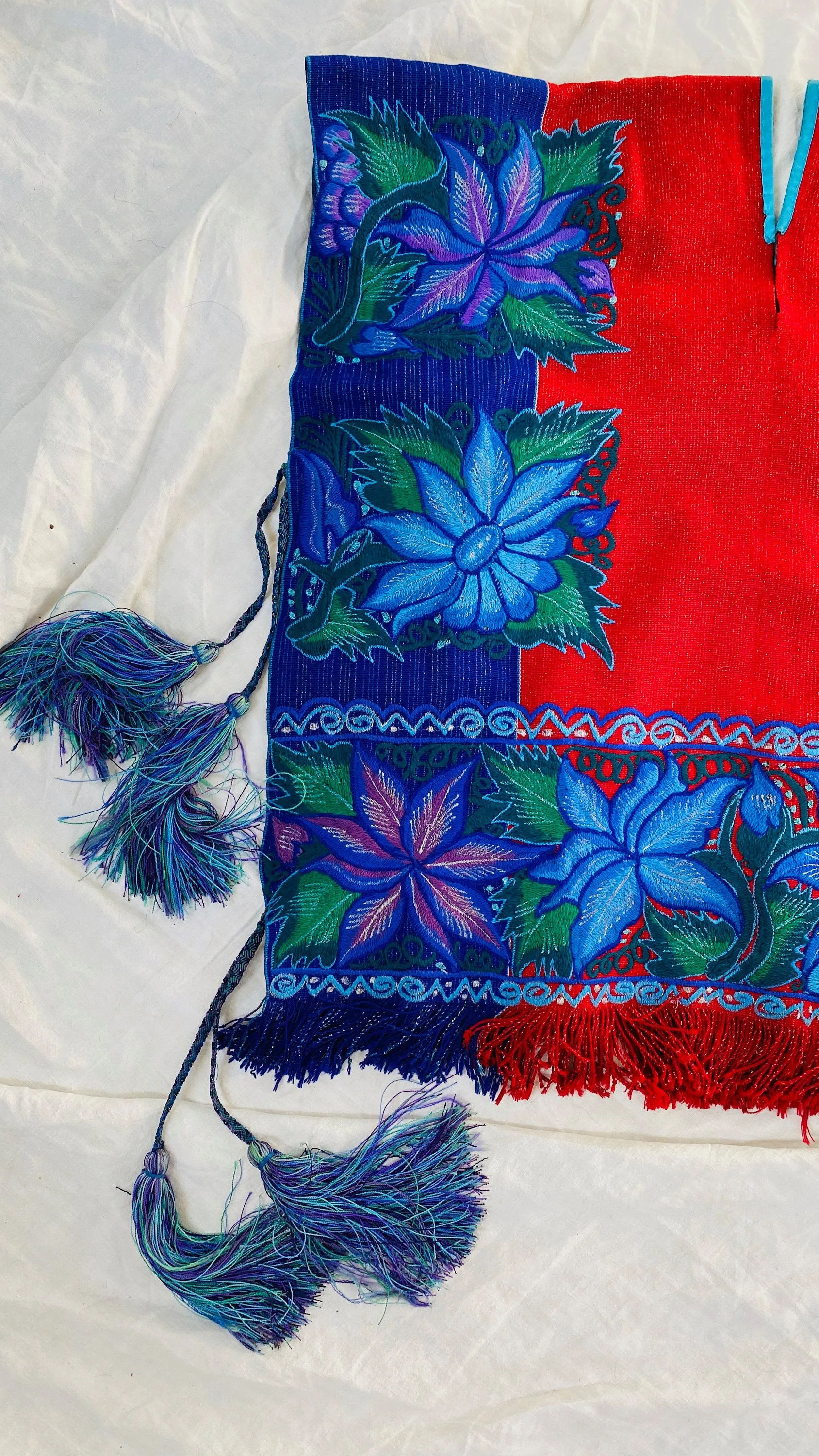 Vintage Zinacantan Poncho. Chiapas Mexico.